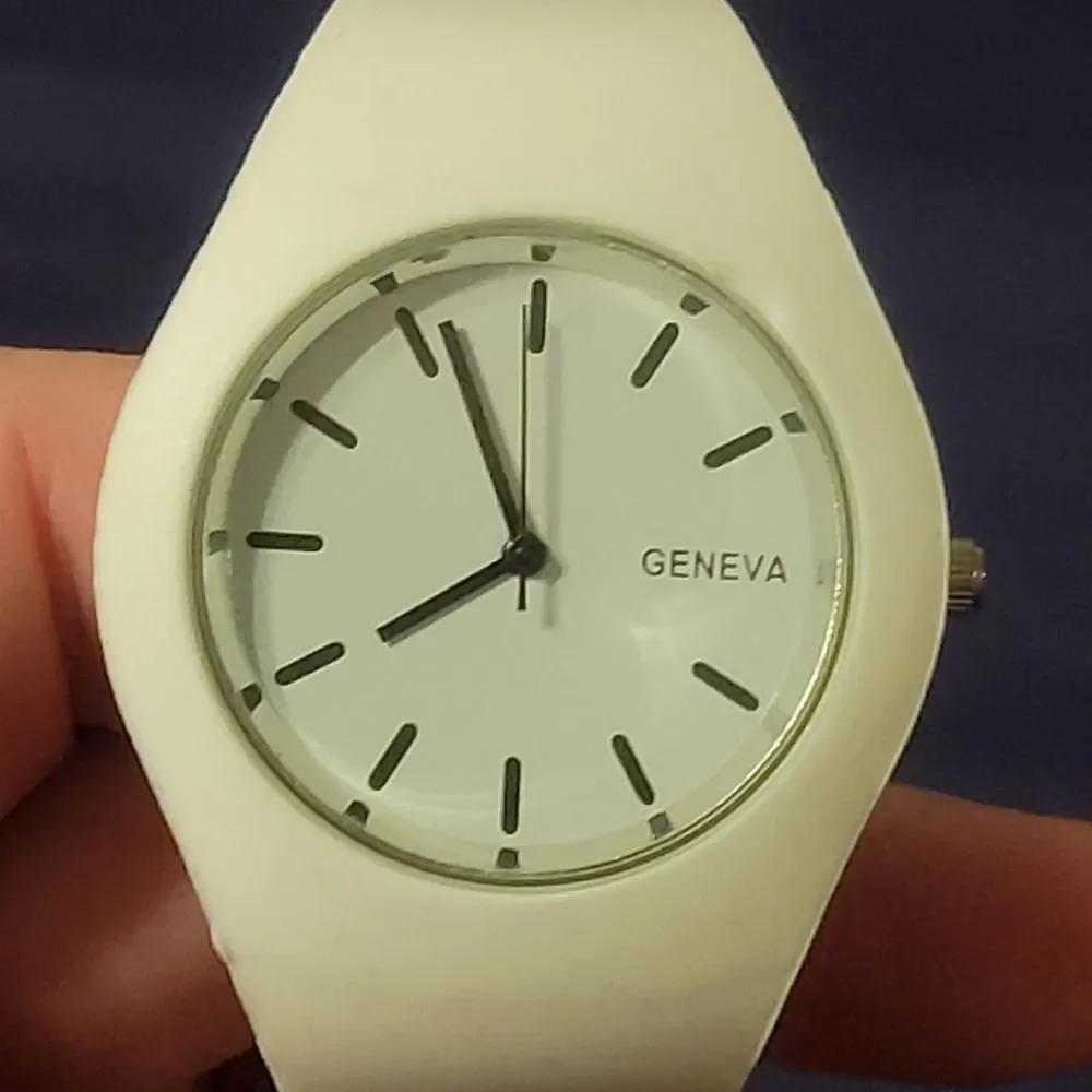 GENEVA WHITE SILICONE BAND WATCH